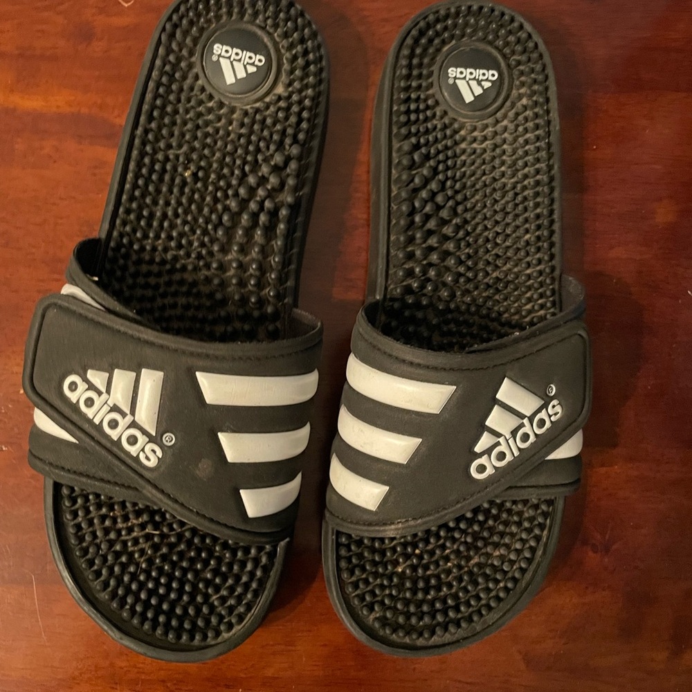 Adidas - Picture 2 of 3